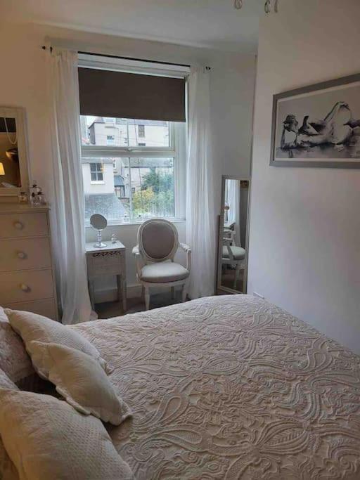 Willesden, Flat1 Lovely Spacious 1 Bedroom Flat, Heart Of